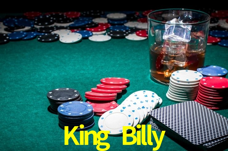 Escena dinámica inspirada en casino con iluminación King Billy, cartas, fichas e íconos de juegos digitales en un espacio moderno de juegos.